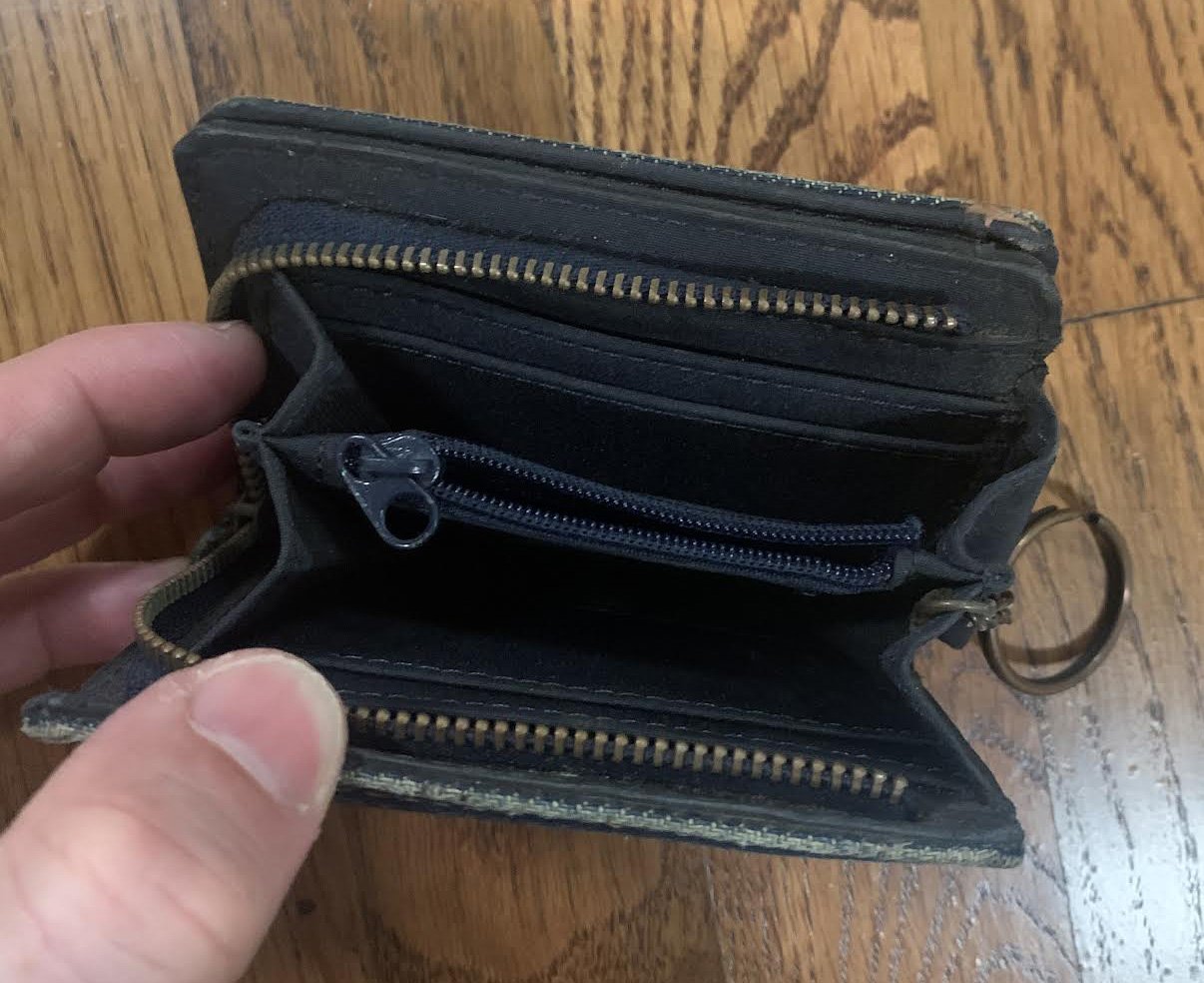 LEVI’S VINTAGE CLOTHING CHAIN WALLET Vintage Levi's Denim Zip Up Wallet — RootsBK